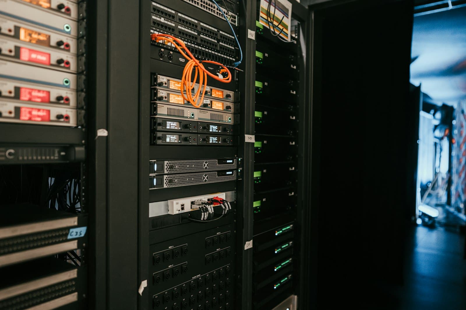 Nexus Compute 2x NVIDIA L40S 2U Compact Fine-Tuning Server hardware detail 3